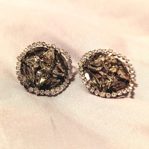 Vtg Weiss black & white aurora borealis clip on earrings - Picture 5 of 8